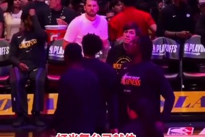 手痒了！东契奇/里夫斯G2赛前尝试投篮