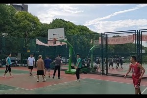 苦练勾手二十载，只为篮球一招鲜！